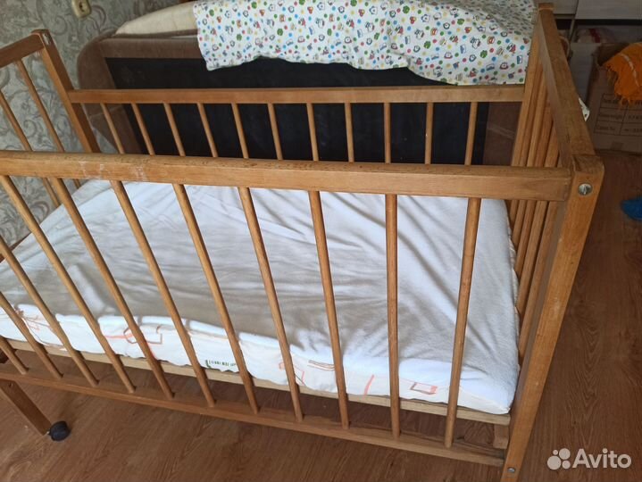 Детская кроватка