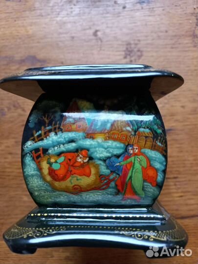 Шкатулка-сундучок (Палех)