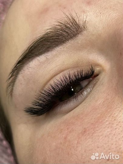 Наращивание ресниц в студии