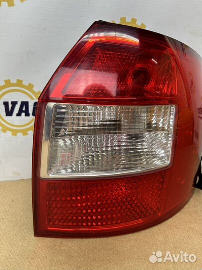 Фонарь правый задний Audi A4 B6 Универсал