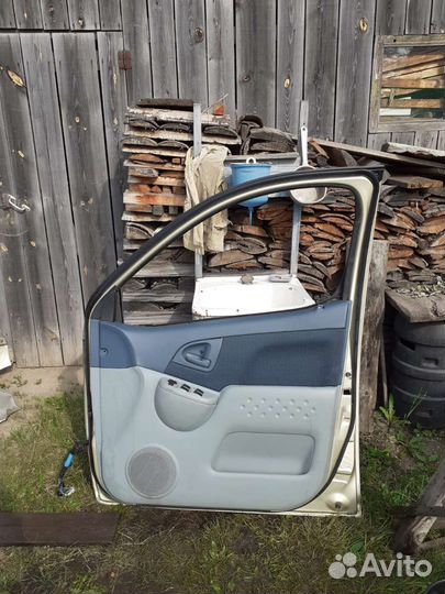 Дверь Toyota funcargo передняя правая