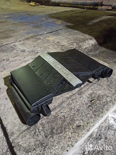 Крышка двигателя