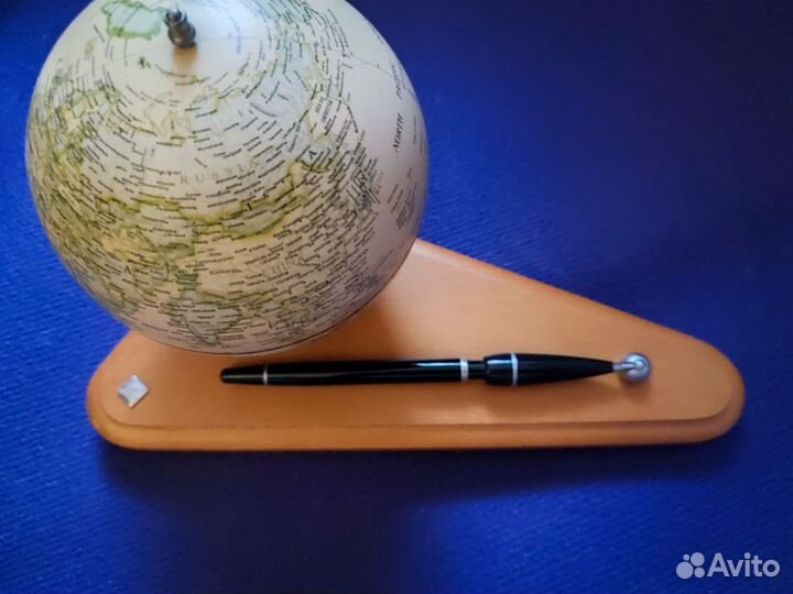 Подставка для глобуса и ручки