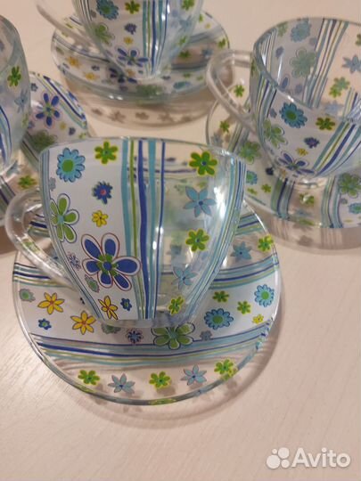 Чайные чашки с блюдцами