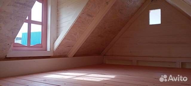 Домик из дерева