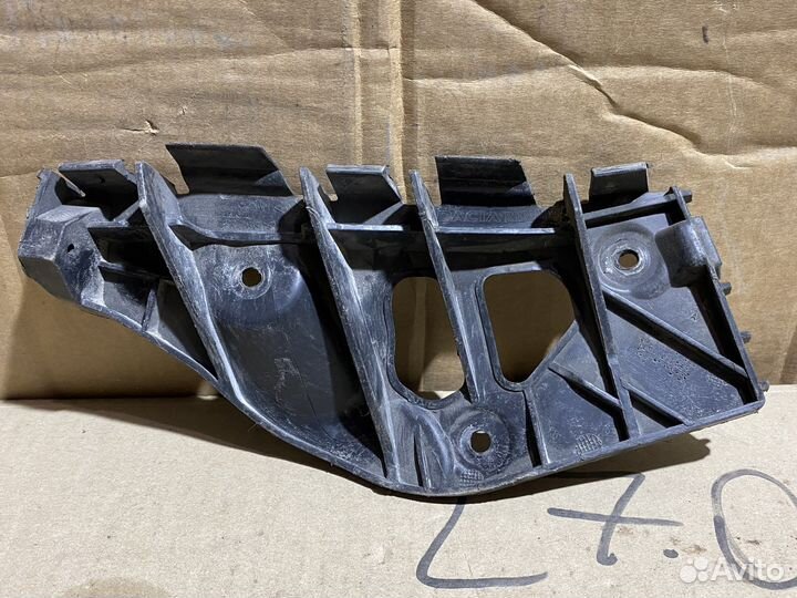 Кронштейн заднего бампера Renault Sandero Целый