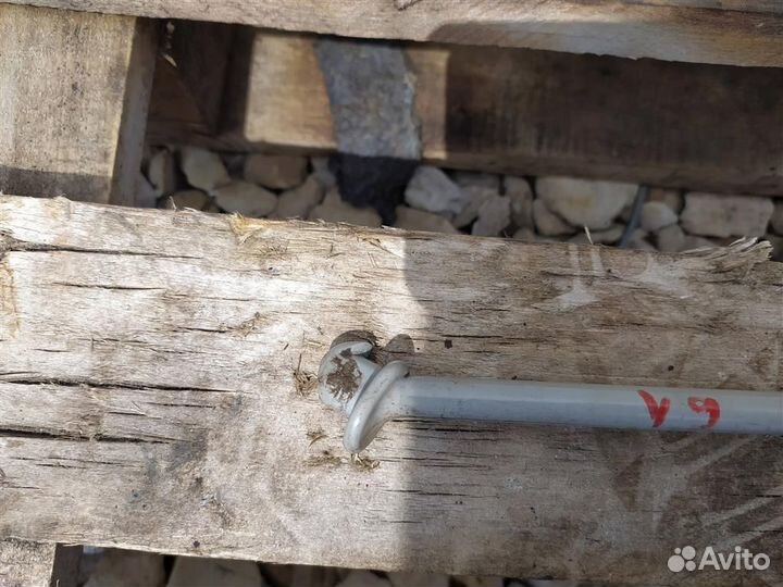 Упор капота Toyota RAV4 A2 2005