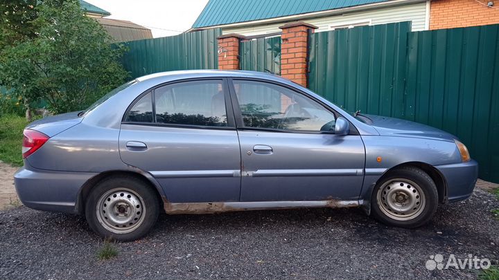 Kia Rio 1.5 МТ, 2003, битый, 340 000 км