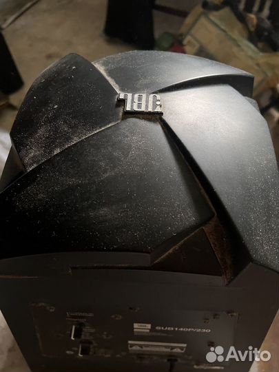Сабвуфер jbl