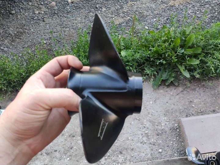 Винт гребной Hidea 9.9