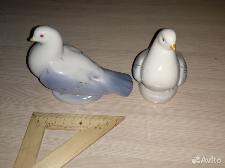 Статуэтка фарфоровая голубь