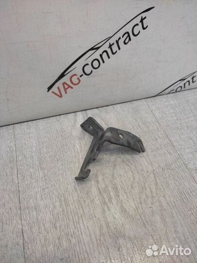 Крепление тормозного шланга переднее левое