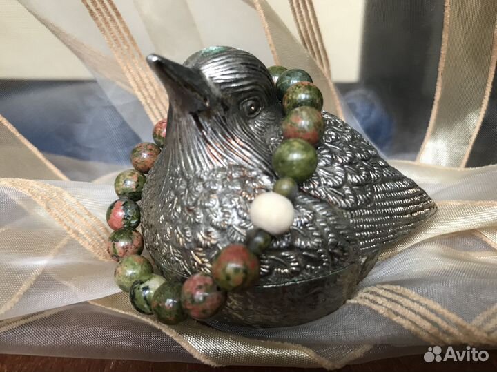 Браслет из натурального унакита женский