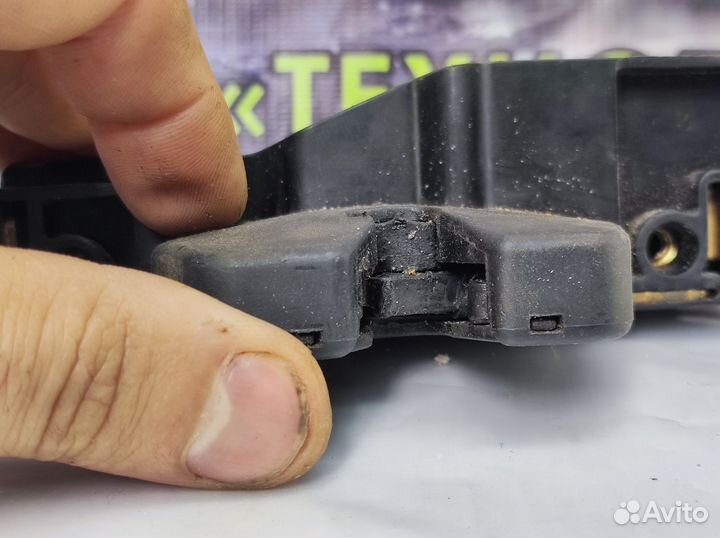 Замок двери багажника Peugeot