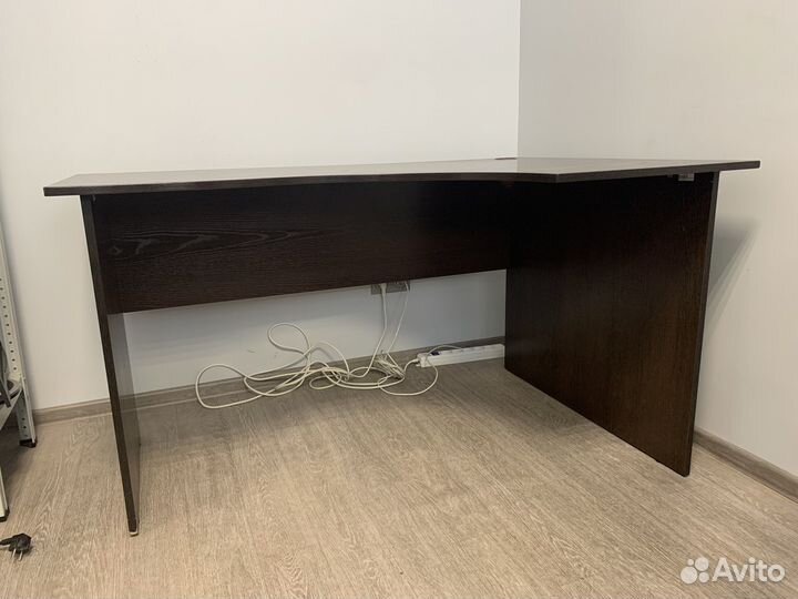 Стол угловой офисный компьютерный б/у