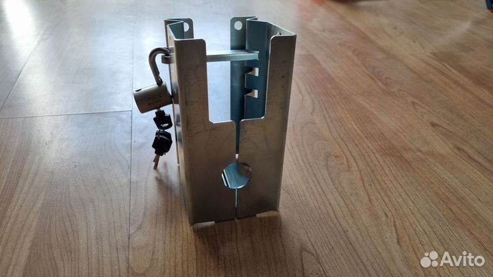 Противоугонный замок для легкового прицепа