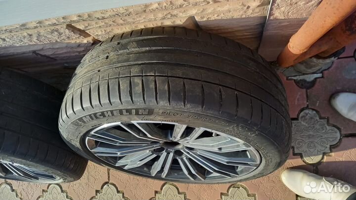 Michelin Pilot Sport 4 225/45 R18 и 255/40 R18