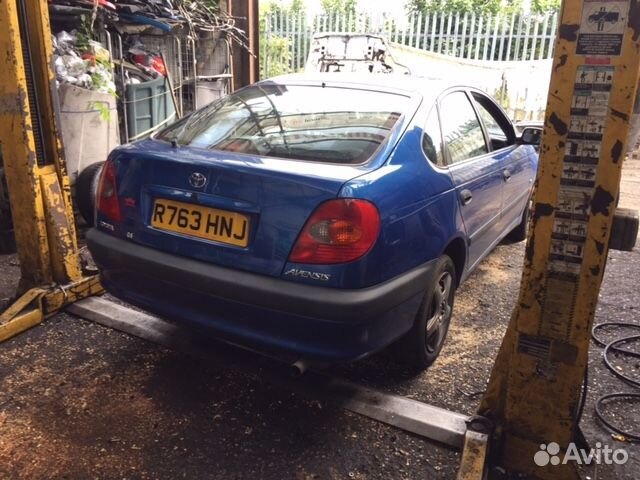 Разбор на запчасти Toyota Avensis 1