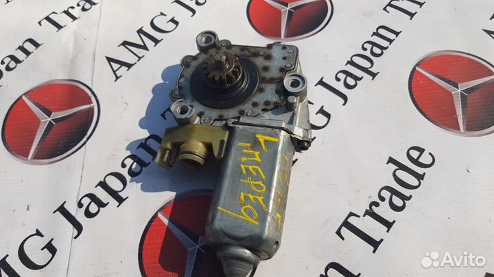 Электро мотор слева на Mercedes-Benz W140 S