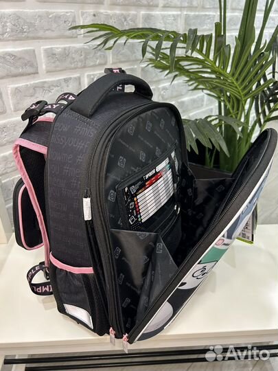 Рюкзак школьный/комплект/новый