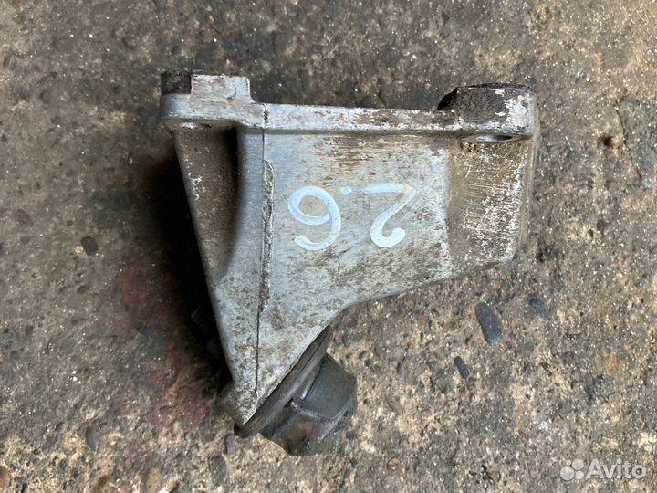 Левый кронштейн двигателя ауди а6 с4