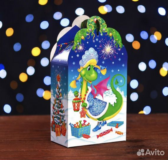 Коробка подарочная новогодняя