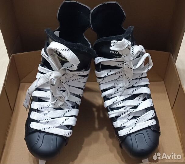 Коньки хоккейные