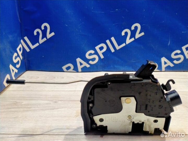 Замок двери задний левый Bmw X5 E53 M54B30 04/2003