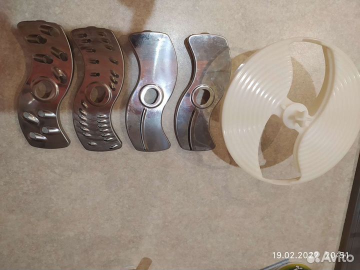 Держак тёрок и диск-терка для кух. комбайна Braun