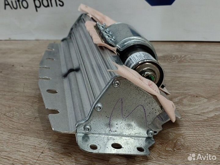 Подушка безопасности пассажира Bmw X5 Рест E70