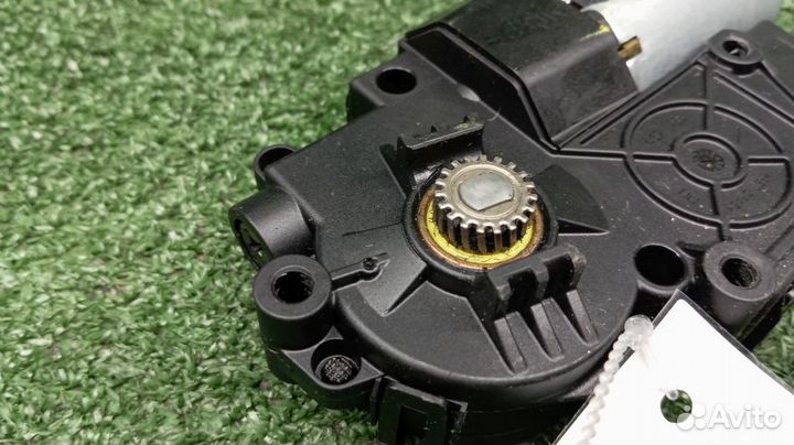 Мотор люка Jaguar Xe