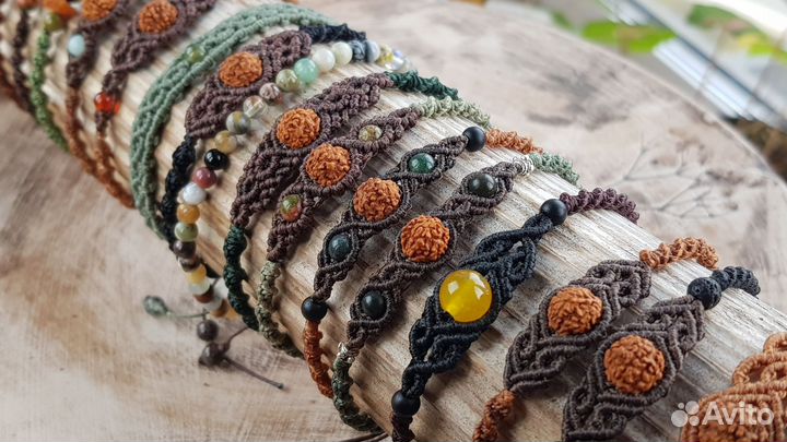 Браслеты, серьги и чокеры с рудракшей