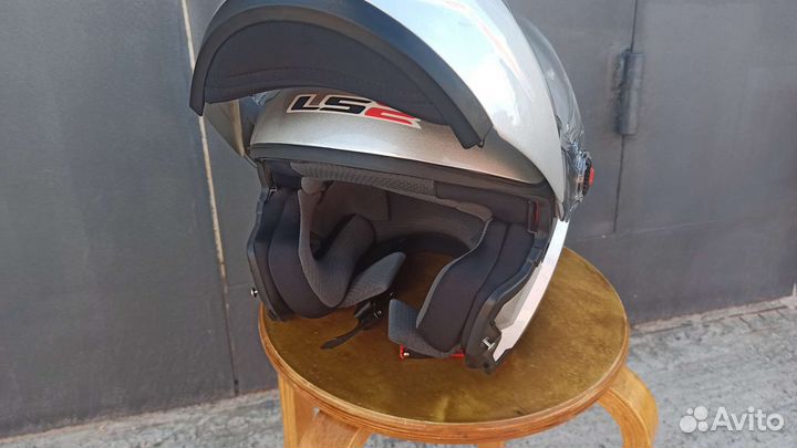 Мотоциклетный шлем LS2