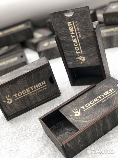 Подарочная коробка упаковка