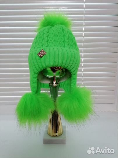 Шапка зимняя для девочки салатовая