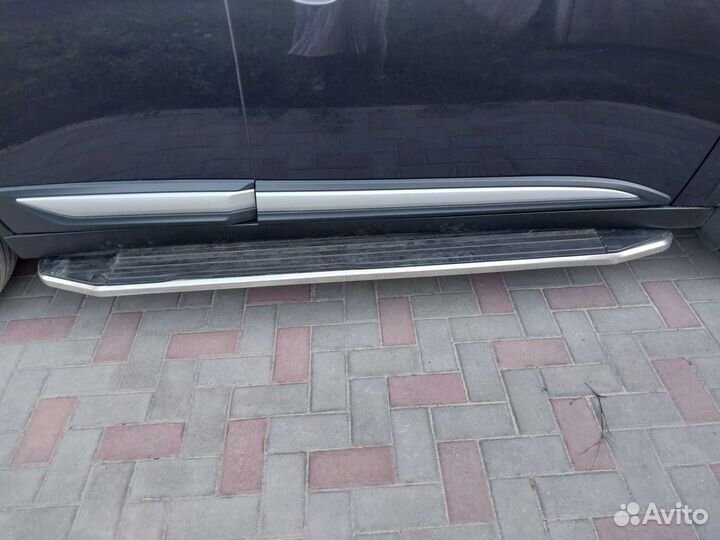 Пороги б/у для Mitsubishi Outlander с креплением