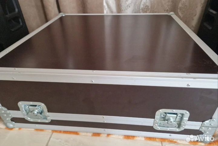 Цифровой микшерный пульт Yamaha