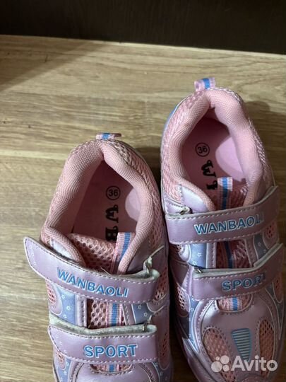 Кроссовки для девочки