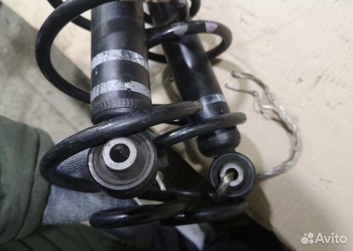 Стойки задние nissan juke yf15