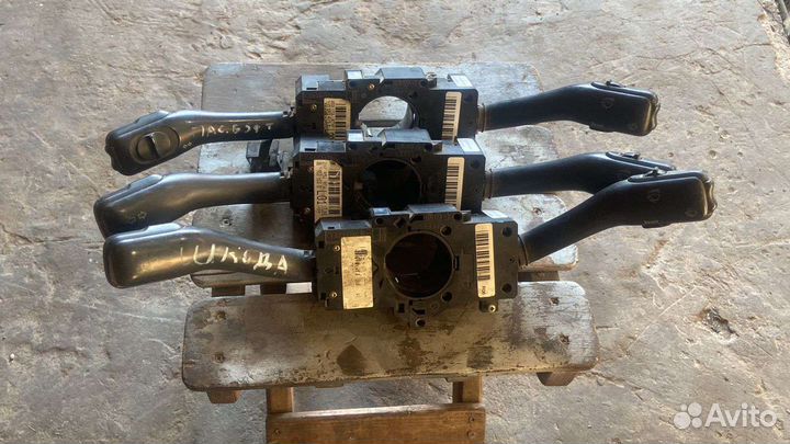 Переключатель подрулевой Шкода Октавия А4