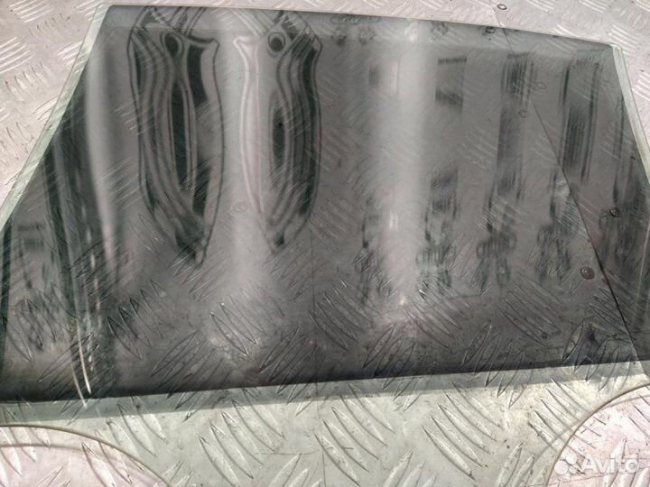 Стекло двери заднее правое Bmw 528Ix