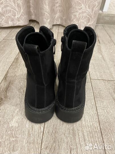 Продаю ботинки