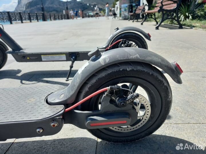 Электросамокат м365 pro(неXiaomi)