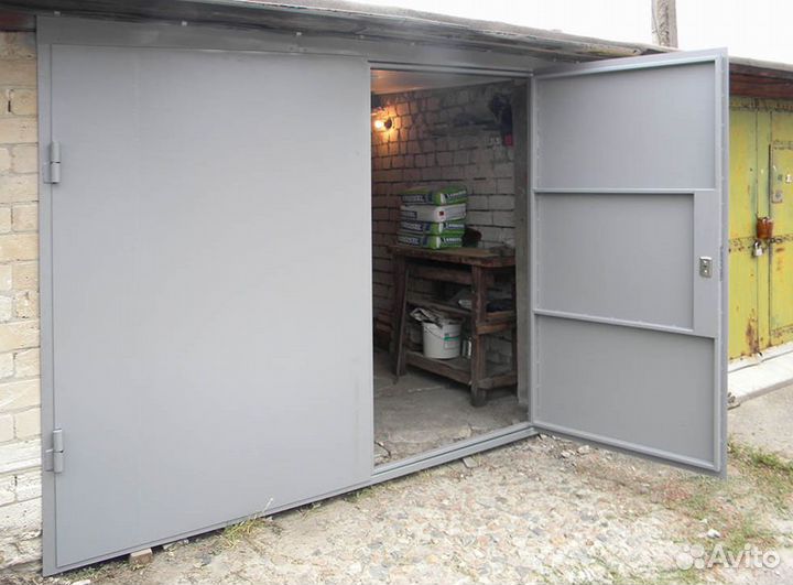 Ворота гаражные металлические распашные