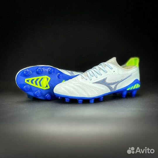 Футбольные бутсы Mizuno