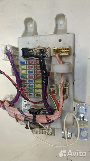 Блок предохранителей Toyota Land Cruiser Prado (12