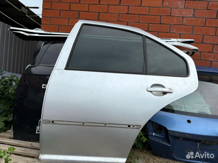 Дверь задняя jetta 4