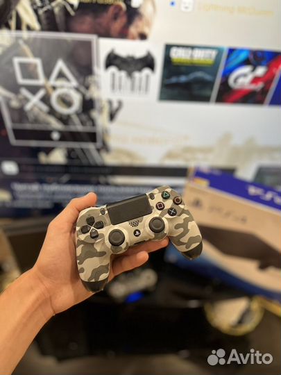 Sony PS4 Slim + 2 геймпада и 32 игры