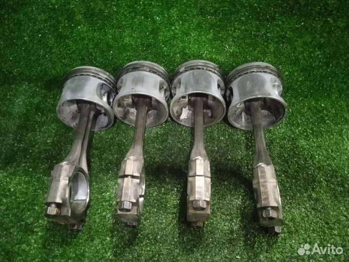 Шатун поршень Ауди 100 В4 1.8