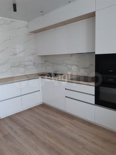 2-к. квартира, 60 м², 13/16 эт.